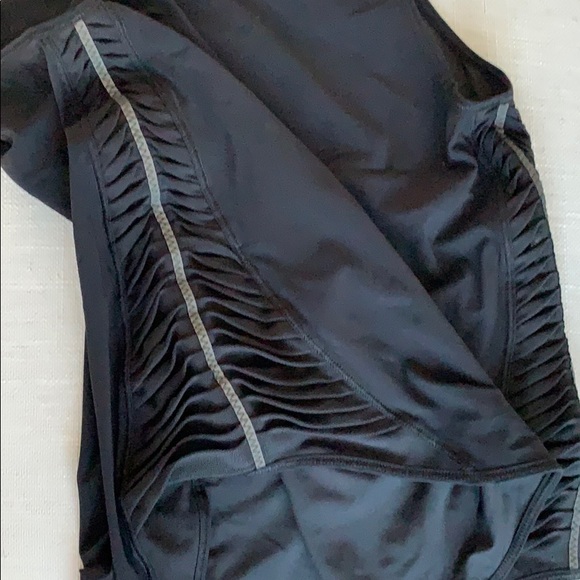 Lululemon running tank - Picture 3 of 3